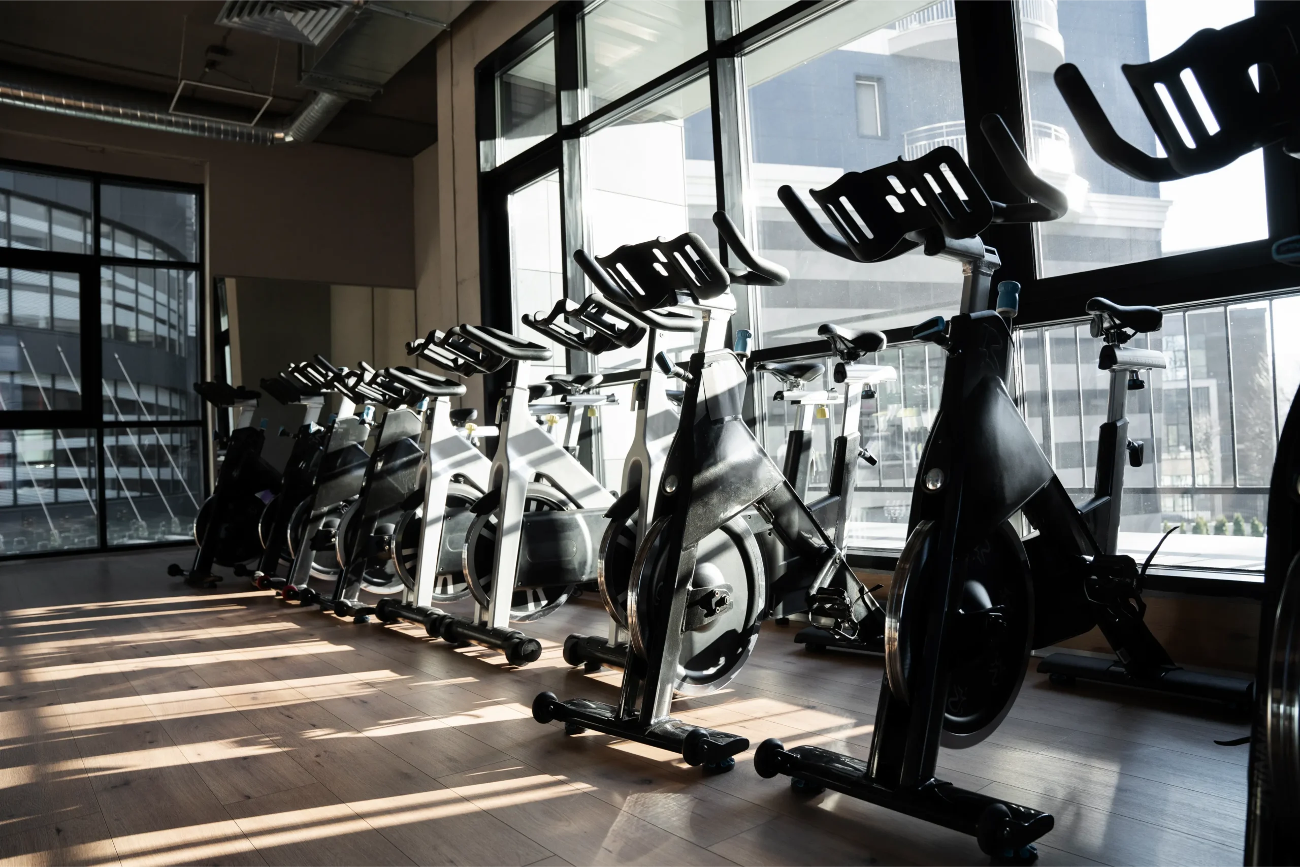 Accueil 5 gym with indoor cycling equipment scaled